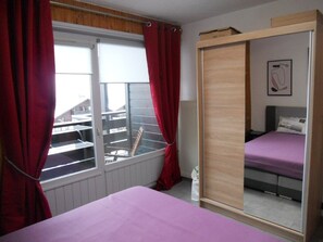 1 chambre, fer et planche à repasser, lit parapluie, Wi-Fi gratuit