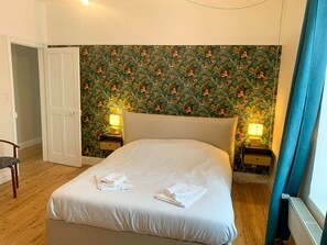 4 quartos, ferros/tábuas de passar roupa, Wi-Fi de cortesia