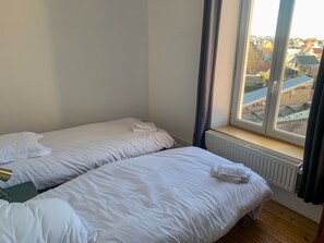 4 bedrooms, iron/ironing board, free WiFi, bed sheets - Wimereux: Large house ideally located 🏖, Les Arômes (Wimereux)