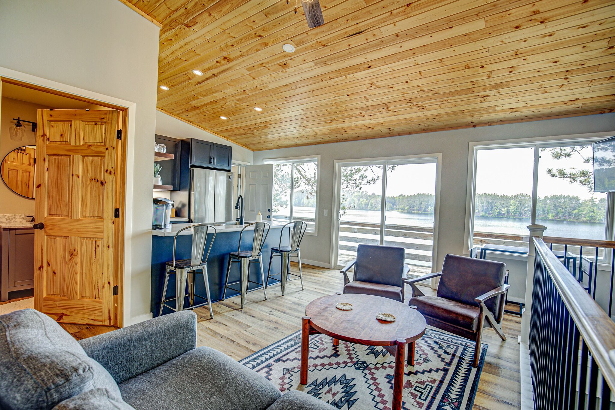 North Star Retreat Fully Renovated, DuplexStyle Cabin on Beautiful