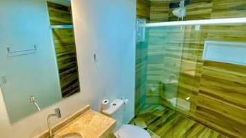 Standard Triple Room | Bathroom