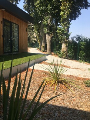 Appartement Supérieur, salle de bains attenante, vue jardin (N°9) | Extérieur