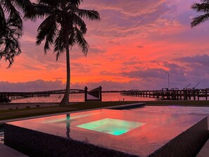 Piscina all'aperto, una piscina riscaldata
