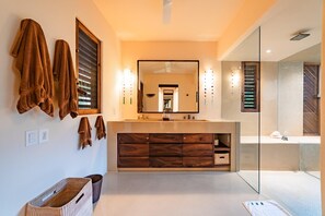 Villa, Multiple Beds (2042 - Villa Tortuga) | Bathroom - 2042 - Villa Tortuga (Santa María Huatulco)