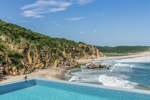 Pool - 2080 - Villa Sol Divino (Santa María Huatulco)