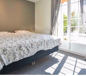 3 chambres, fer et planche à repasser, Wi-Fi gratuit, draps fournis