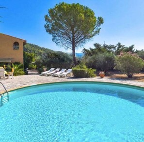 Piscine extérieure, piscine chauffée