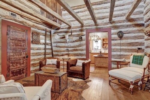 *Walkable* 1 Blk 2 Main Hot Tub FirePit EV Charger