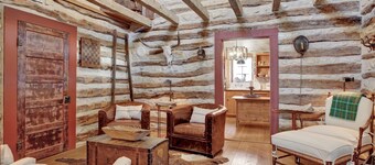 *Walkable* 1 Blk 2 Main Hot Tub FirePit EV Charger