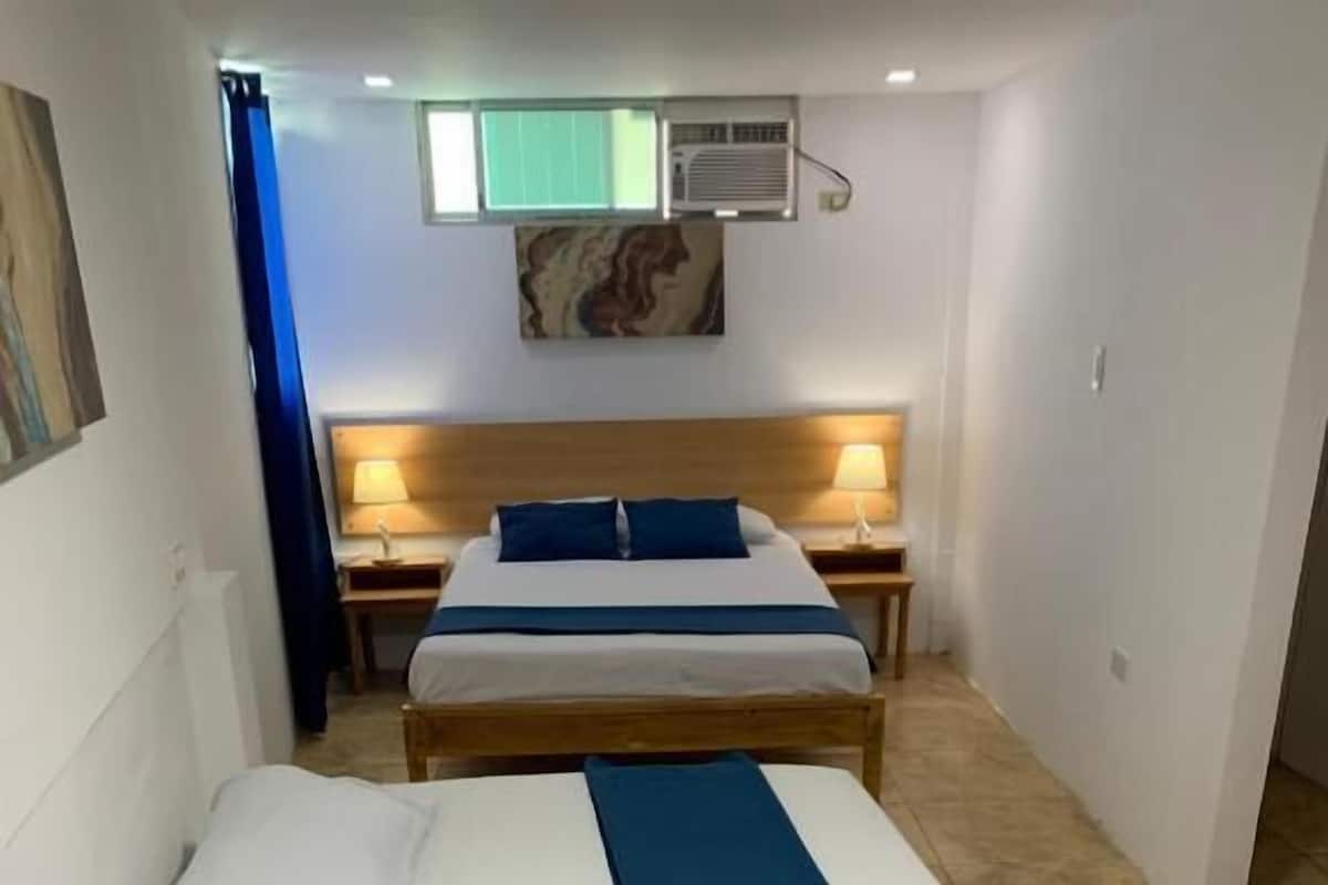 Family Room, Multiple Beds