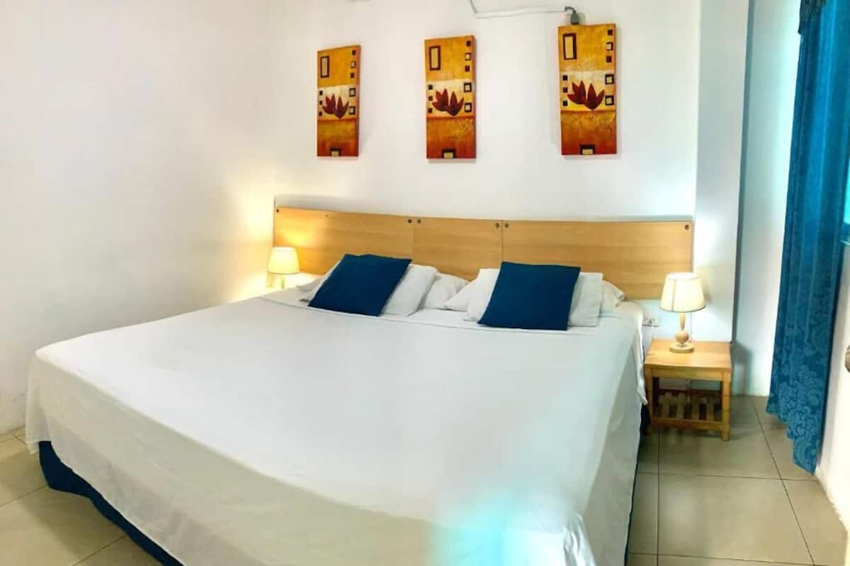Room, 1 King Bed, City View