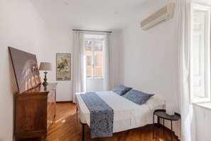 1 Schlafzimmer, Reisekinderbett, kostenloses WLAN, Bettwäsche