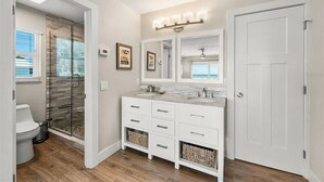House, Multiple Beds, Ocean View (602) | Bathroom
