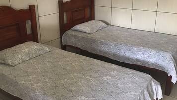 Quarto casal ou duplo | Frigobar, Wi-Fi de cortesia, roupa de cama