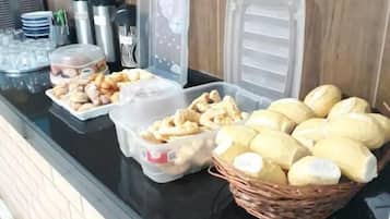 Bao gồm bữa sáng buffet hàng ngày