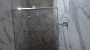 高級雙人或雙床房 | 迷你吧、免費無線上網、床單