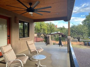 Terrace/patio - SEDONA: Studio/Loft in desirable West Sedona. (Sedona)