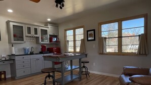 Interior - SEDONA: Studio/Loft in desirable West Sedona. (Sedona)