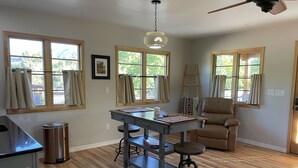 Interior - SEDONA: Studio/Loft in desirable West Sedona. (Sedona)
