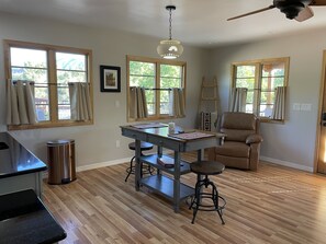 Interior - SEDONA: Studio/Loft in desirable West Sedona. (Sedona)