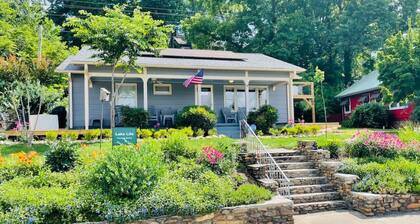 Lake Life House - 1 min walk to Lake J Assembly -10 min to Waynesville & BR Pkwy
