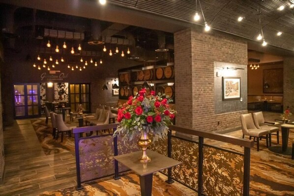 2 restaurants, lunch, dinner served; American cuisine  - Oak Grove Racing Gaming & Hotel (Oak Grove)