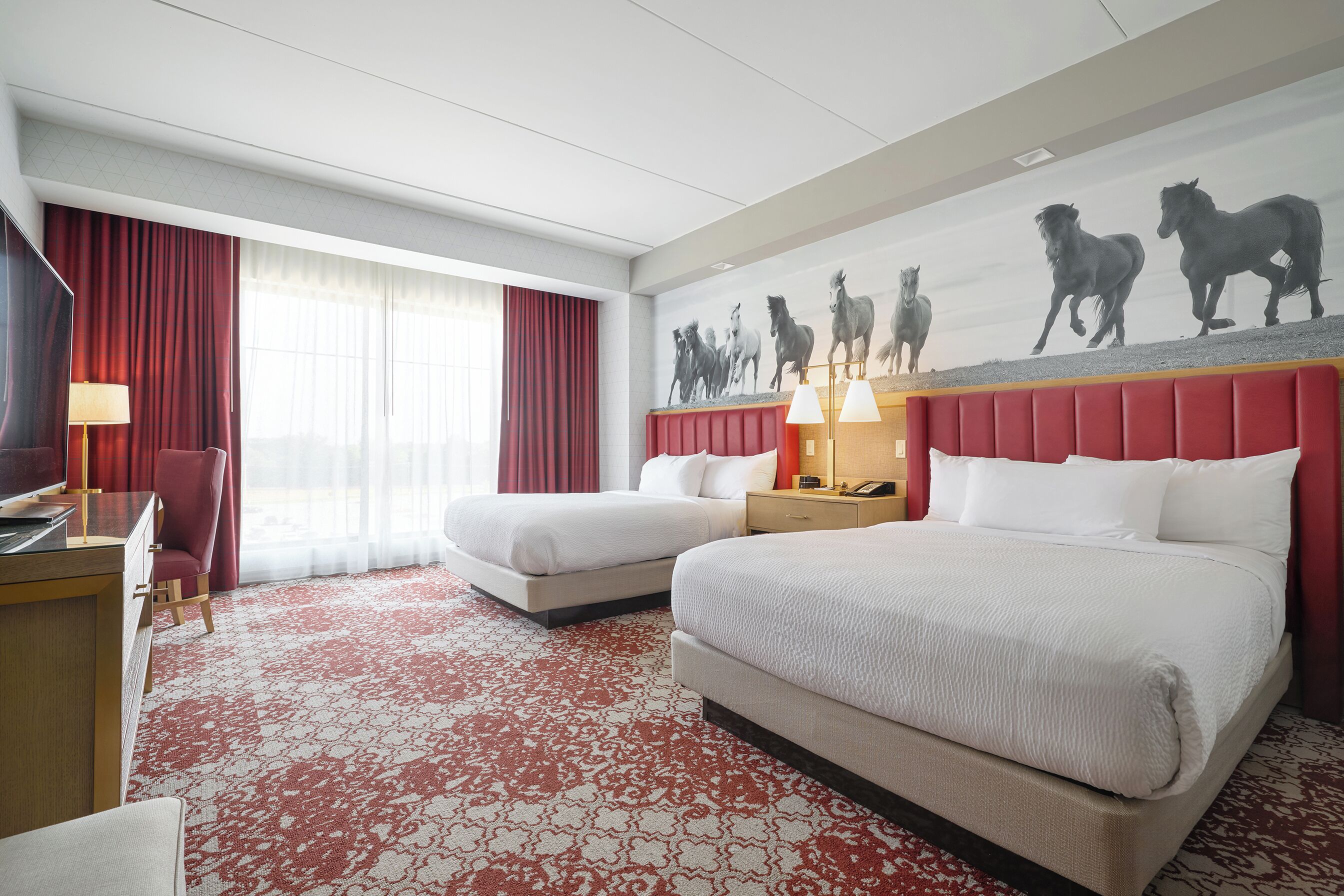 Habitación clásica, 2 camas de matrimonio | Escritorio y espacio para trabajar con un portátil