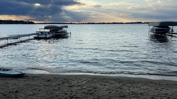 Am Strand, Liegestühle, Strandtücher