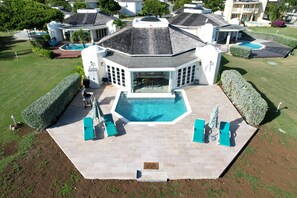 Exterior - Newly Renovated Luxury Waterfront Villa cluster with magnificent ocean views! (lowlands)