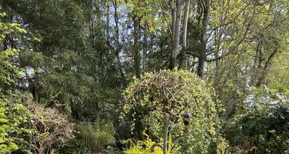 Idyllic Hideaway for Two ...or one!