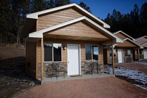 Exterior - Centrally Located near everything the Black Hills has to offer! Open year round! (Rapid City)