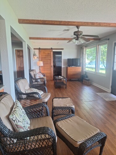 Waterfront Lake Conroe w/Boat Launch