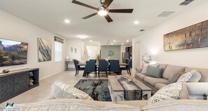 Stereo, offices - Disney Dream Stay with Themed Rooms & Pool Oasis (Davenport)