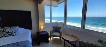 Ocean view apartment with rooftop