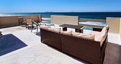 Ocean view apartment with rooftop