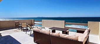 Ocean view apartment with rooftop