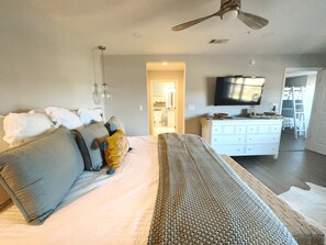 1 quarto, escrivaninha, Wi-Fi de cortesia, roupa de cama