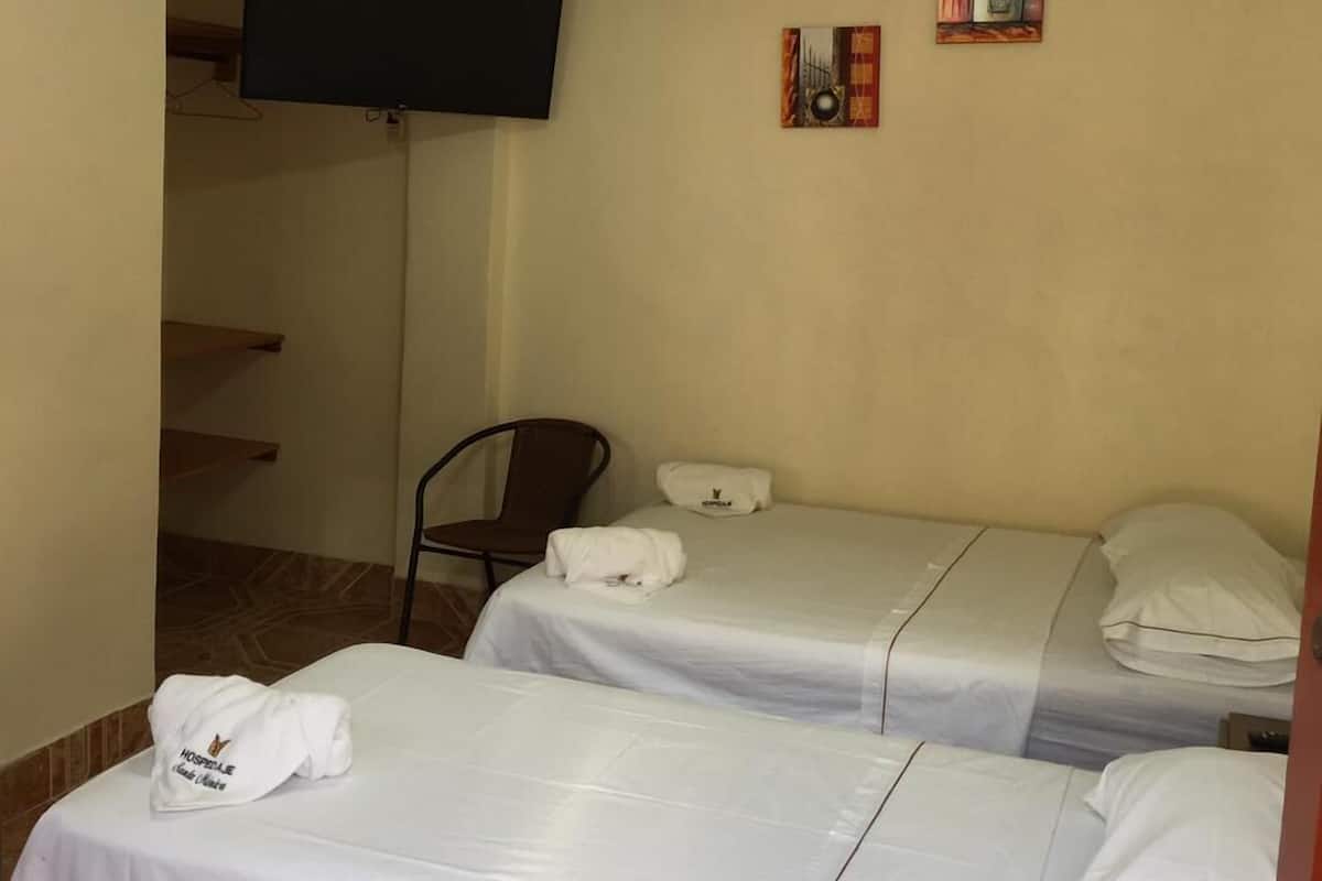 Classic Triple Room | Individually decorated, free WiFi, bed sheets