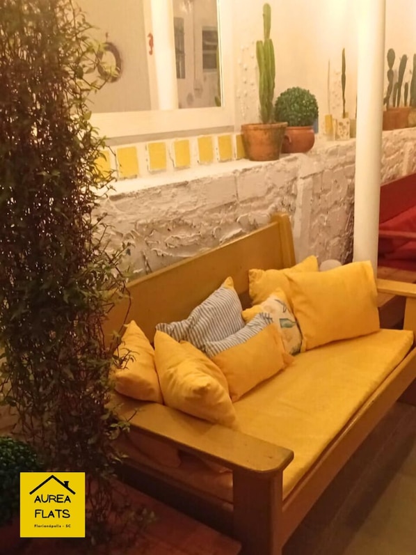 Basic Studio, 1 Bedroom | Terrace/patio - Aurea Flats (Florianópolis)