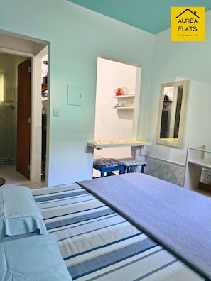 Basic Studio, 1 Bedroom | In-room safe, laptop workspace, blackout drapes, iron/ironing board - Aurea Flats (Florianópolis)