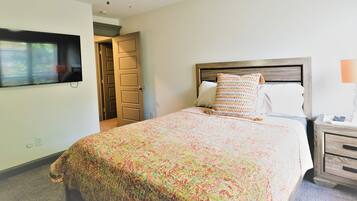 Condo có thiết kế đặc trưng, 2 phòng ngủ, 2 phòng tắm | 2 phòng ngủ, truy cập Internet không dây miễn phí