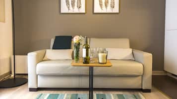 Apartemen Comfort | Area keluarga | TV