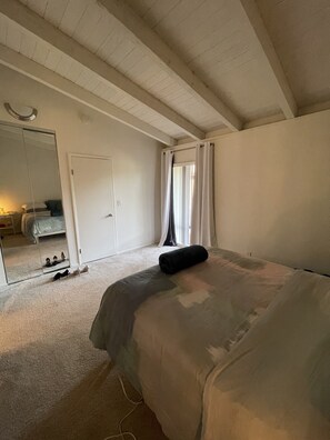 1 Schlafzimmer, Schreibtisch