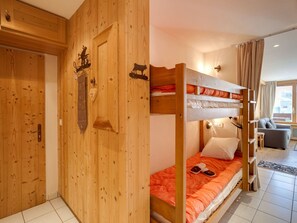 1 Schlafzimmer, Reisekinderbett, kostenloses WLAN, BettwÀsche