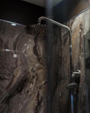 Regadera, regadera tipo lluvia, amenidades de baño gratuitas 