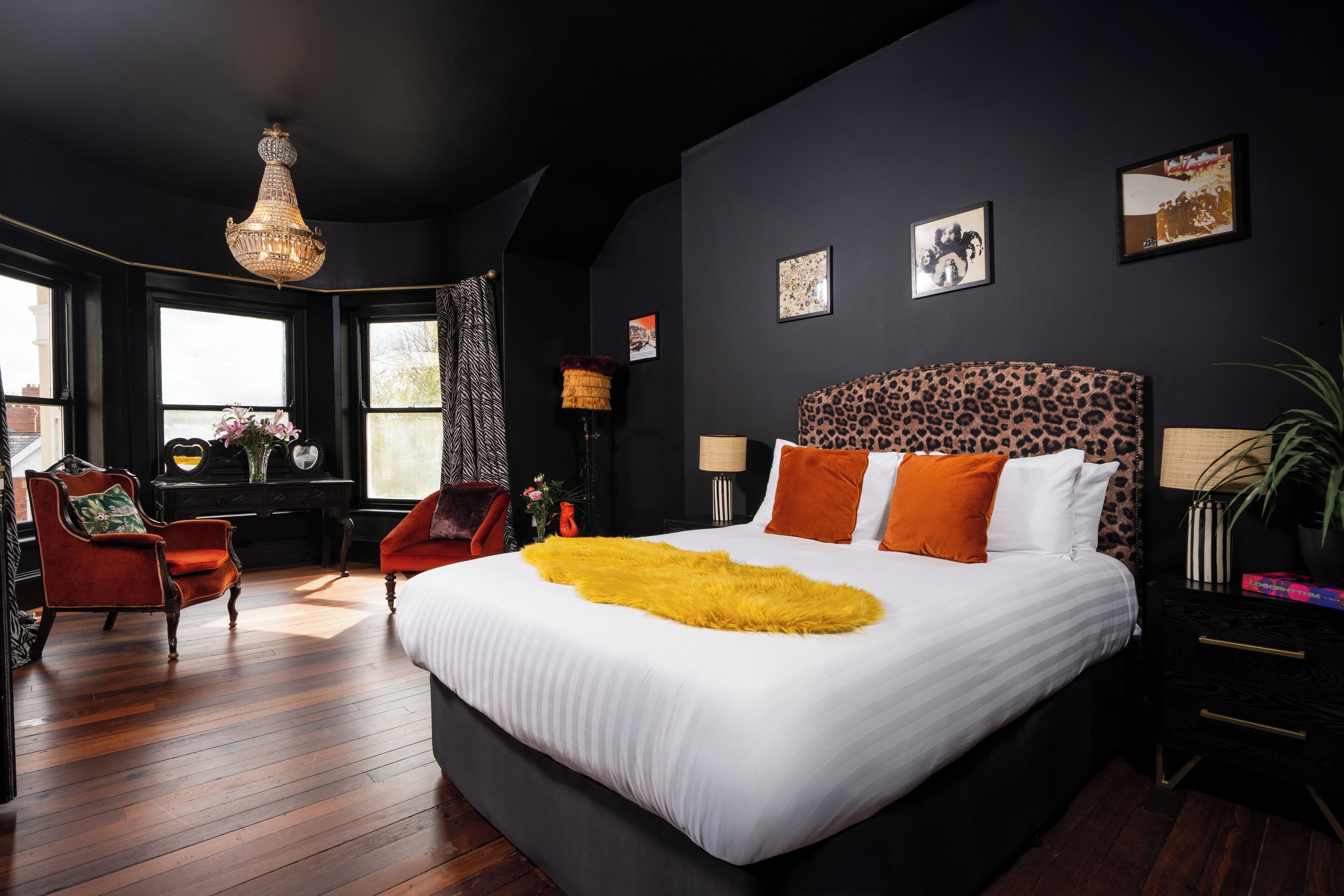 ห้องลักซ์ชัวรี่ | เครื่องนอนระดับพรีเมียม, ห้องพักตกแต่งอย่างมีเอกลักษณ์