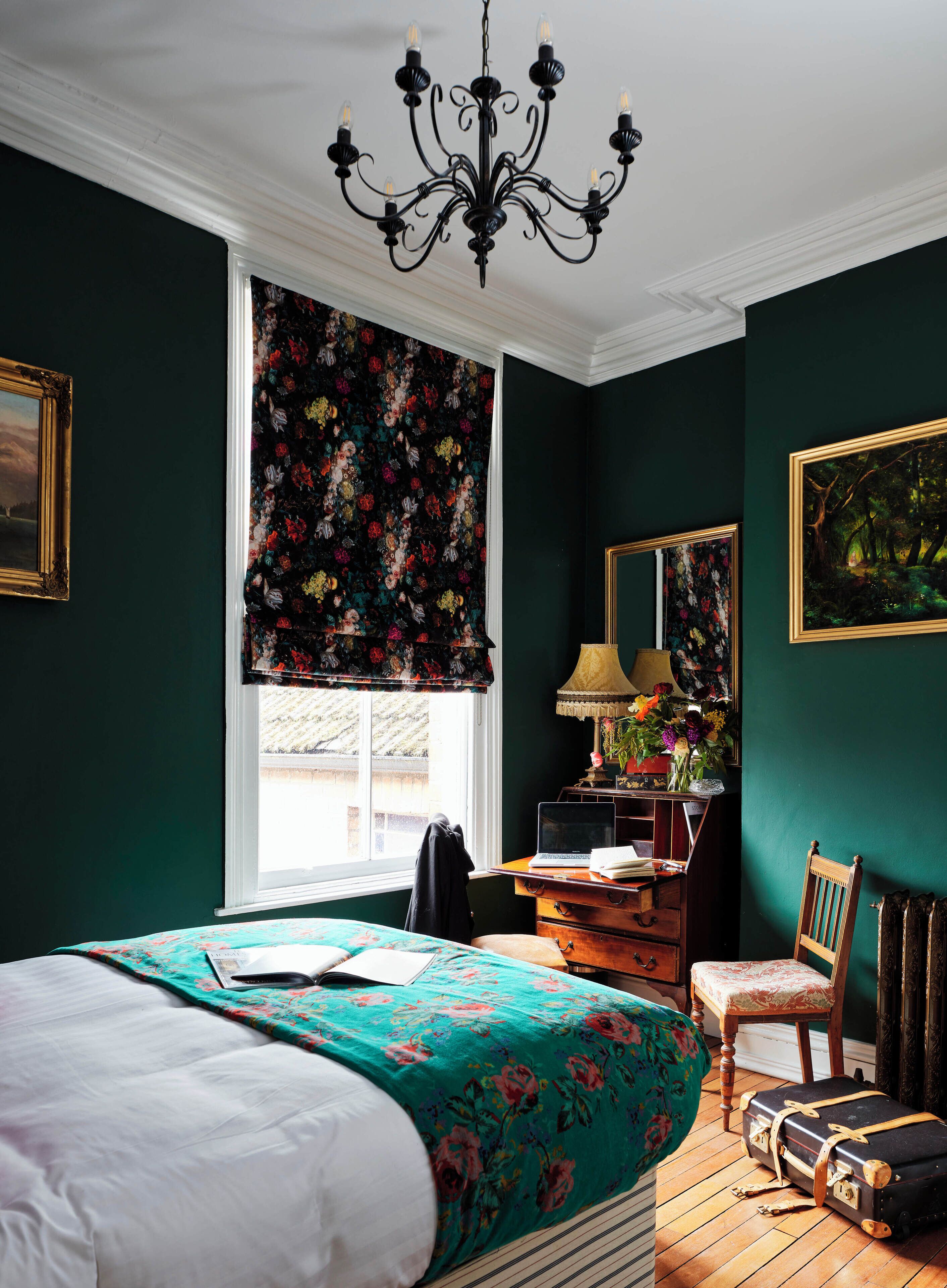 Premium bedding, individually decorated, individually furnished, desk