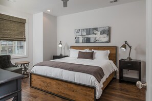 6 bedrooms, desk, iron/ironing board, WiFi