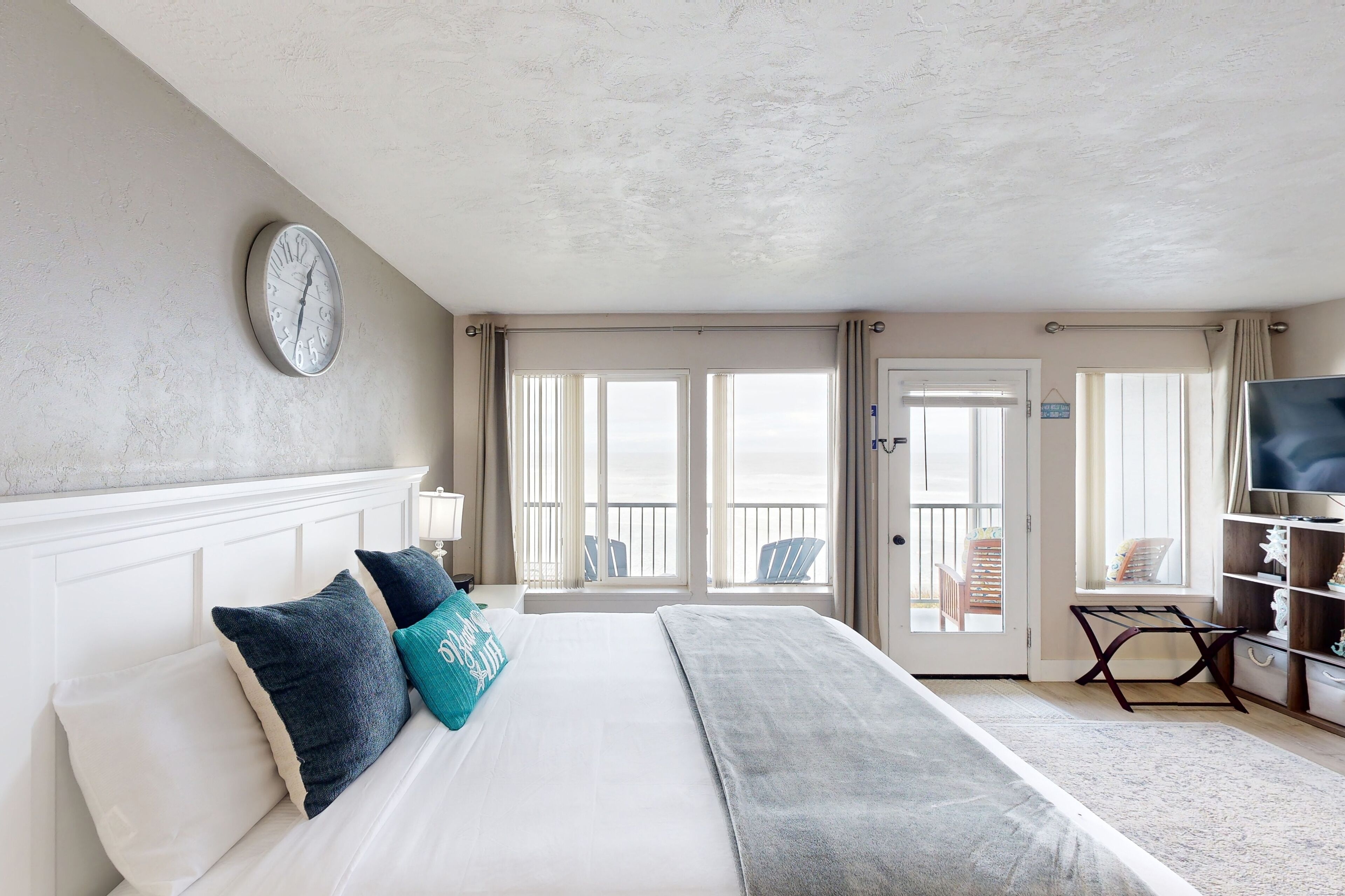 Strykejern/-brett, internettilgang og sengetøy