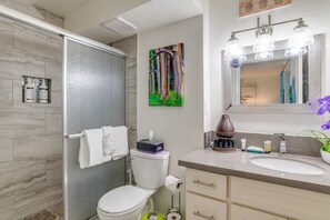 Hair dryer, towels - Waterfront resort condo w/ private patio, shared heated outdoor pool (Lahaina)